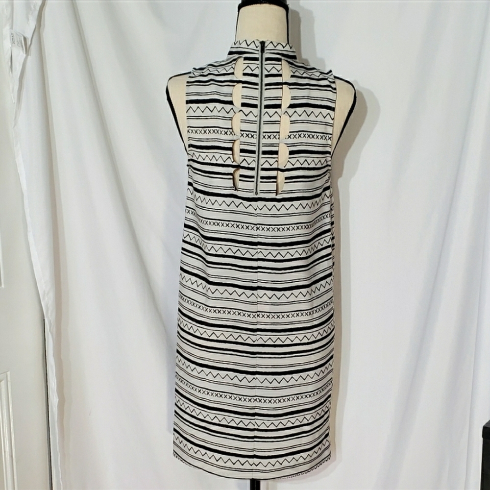 NWT! BCBGeneration Printed Mini Dress, Small - Picture 3 of 4